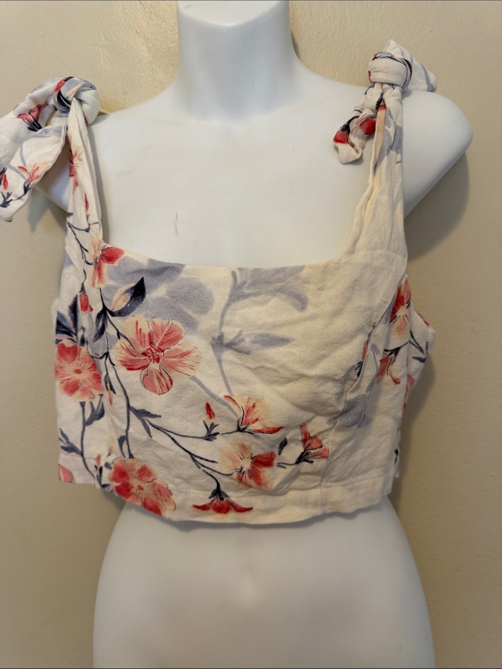 Lulu's White Floral Tie-Strap Crop Top with Coral Blooms